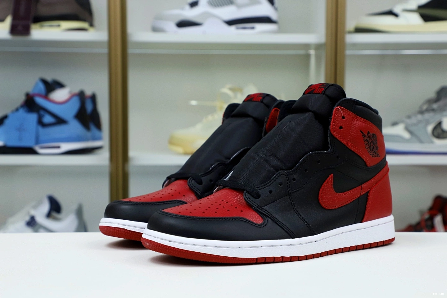 RETRO 'BRED' JORDAN 1 OG AIR HIGH 0114